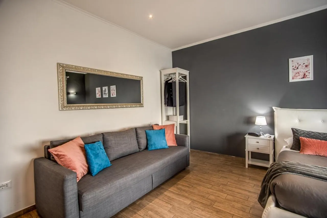 Colosseum Royal Apartment Rome
