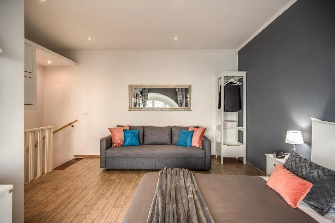 Colosseum Royal Apartment Rome
