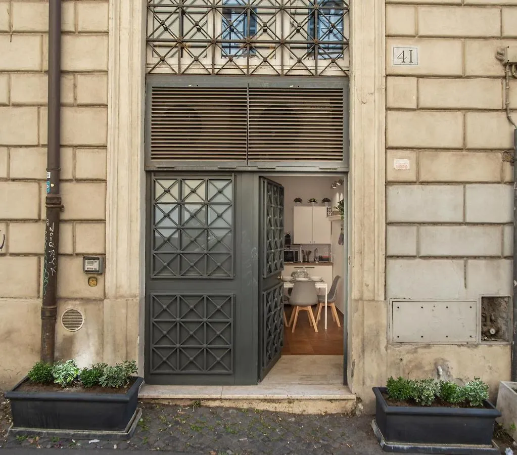 Colosseum Royal Apartment Rome 0*,  Italy